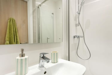 1 bed studio, Oxford Place, Rusholme, Manchester, M145EE - Image 8